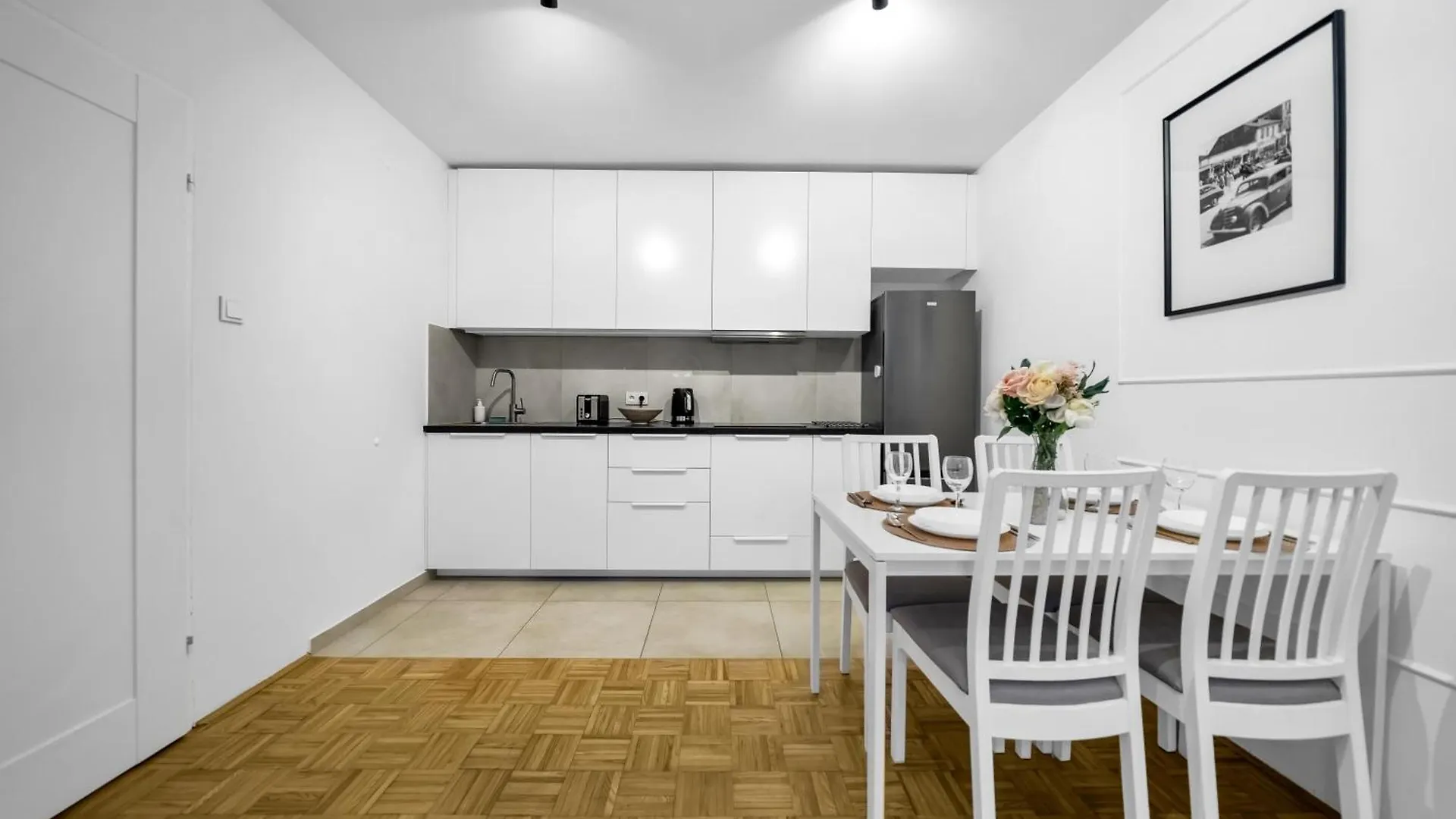 Apartment Warsaw Praga Apt - Parking, Tram&Shops Nearby - By Rentujemy