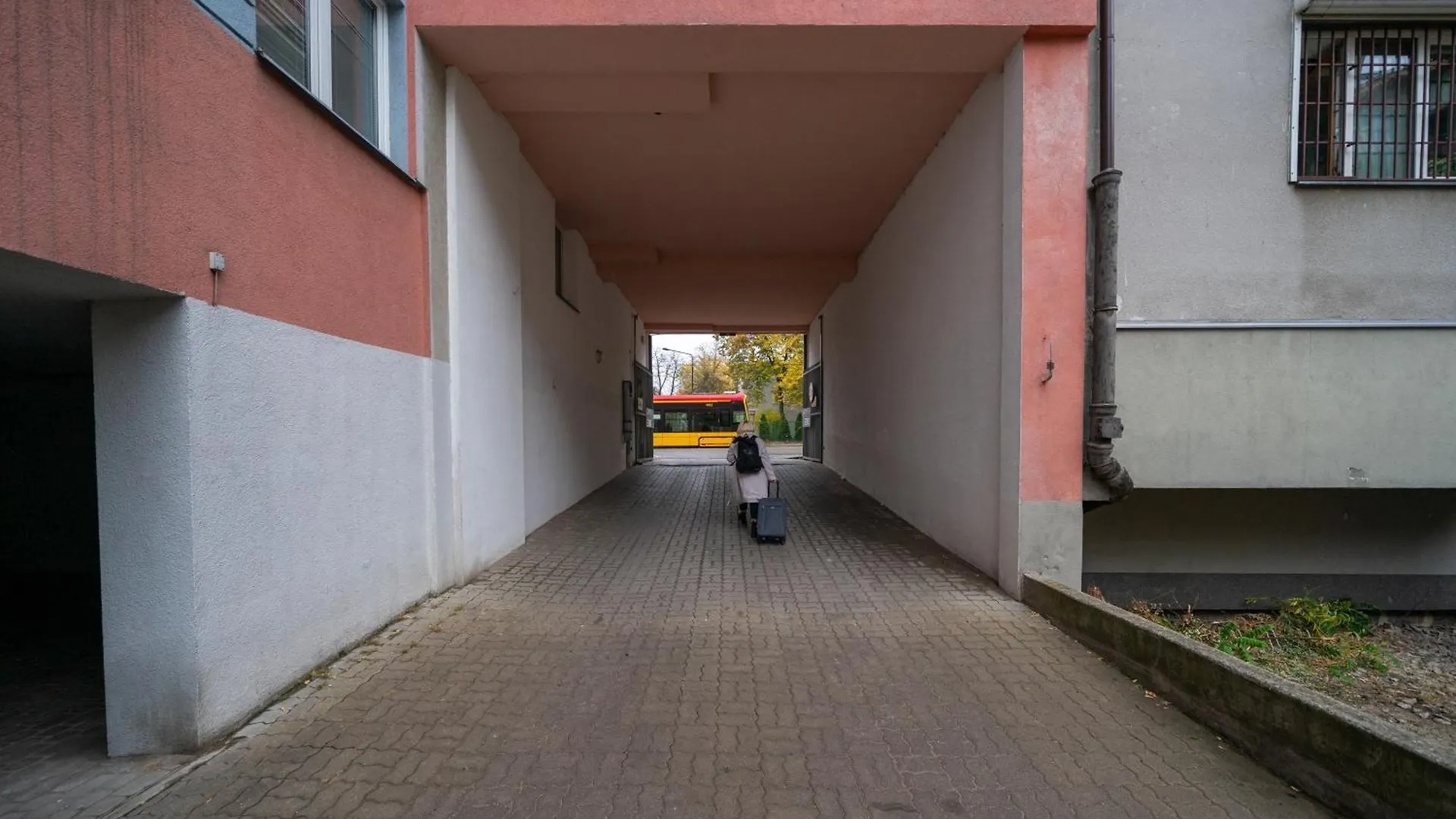 Warsaw Praga Apt - Parking, Tram&Shops Nearby - By Rentujemy Poland