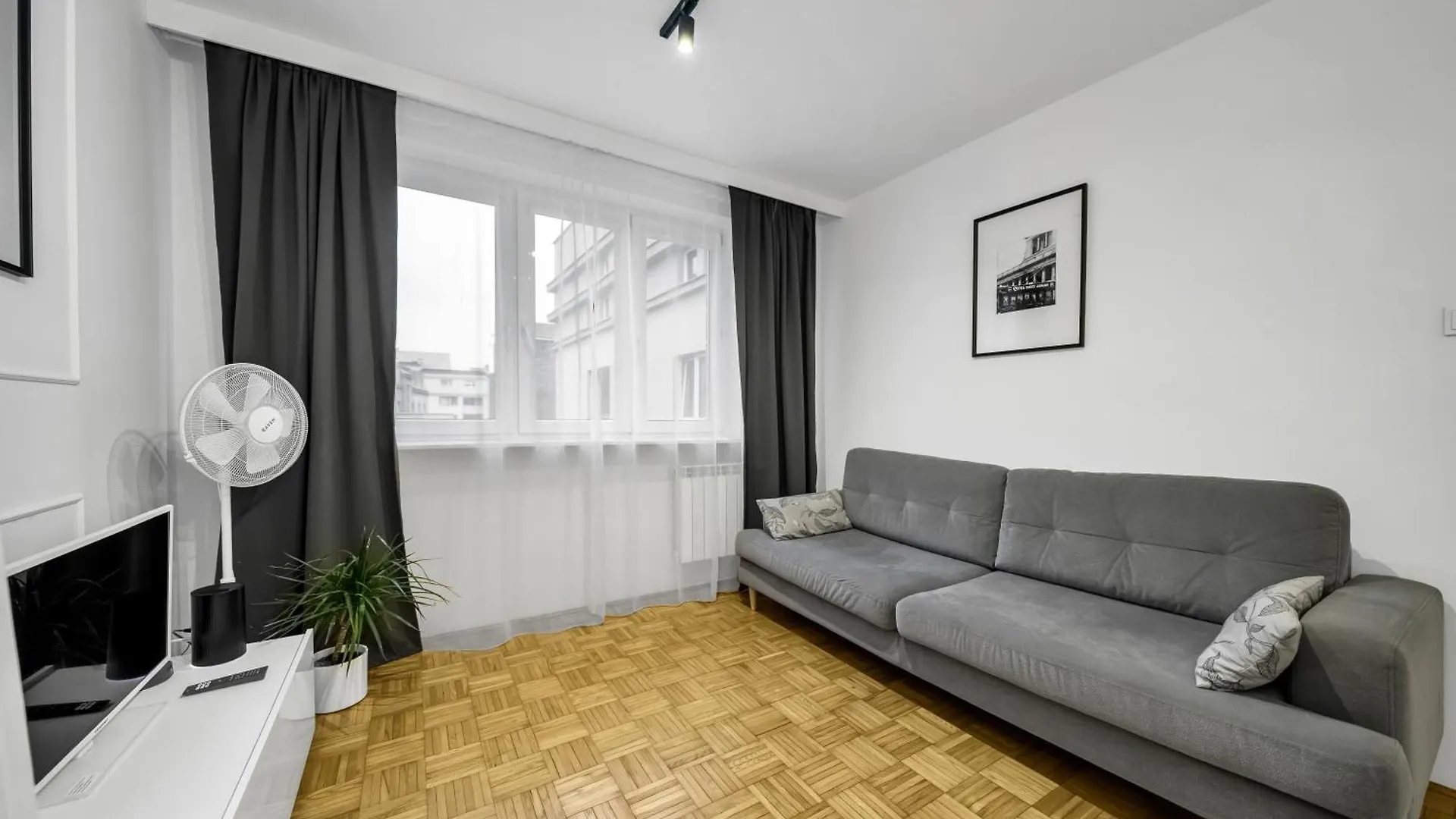 Warsaw Praga Apt - Parking, Tram&Shops Nearby - By Rentujemy 0*,  Poland